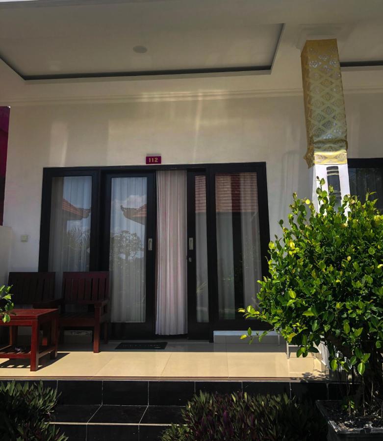 Juan Beach Bungalow Batununggul Exterior foto